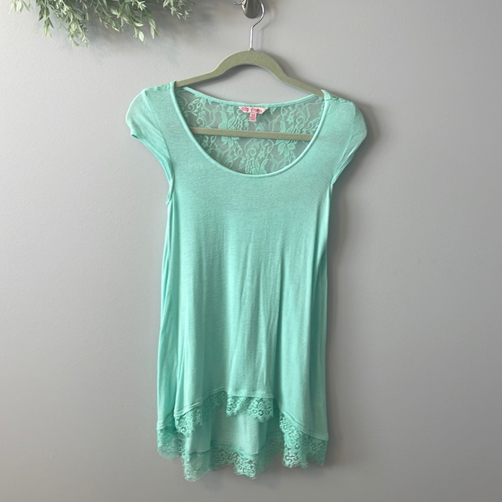 🍂3/$20 EUC Candie’s Pale Green Cap Sleeve Lace Trim Tunic Length Top Size XS